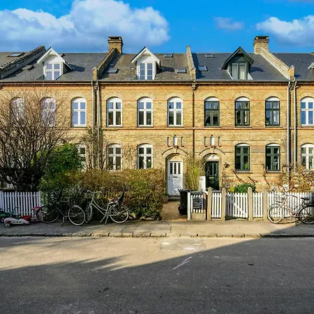 Feriehus Terraced House In Komponistkvarteret, Osterbro