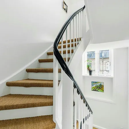 Terraced House In Komponistkvarteret, Osterbro 펜션