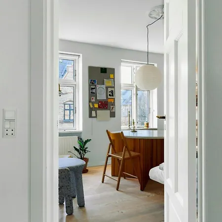 Terraced House In Komponistkvarteret, Osterbro 펜션 *